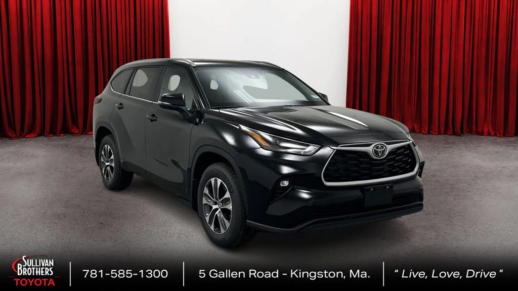 Used 2024 Black Toyota XLE image 3