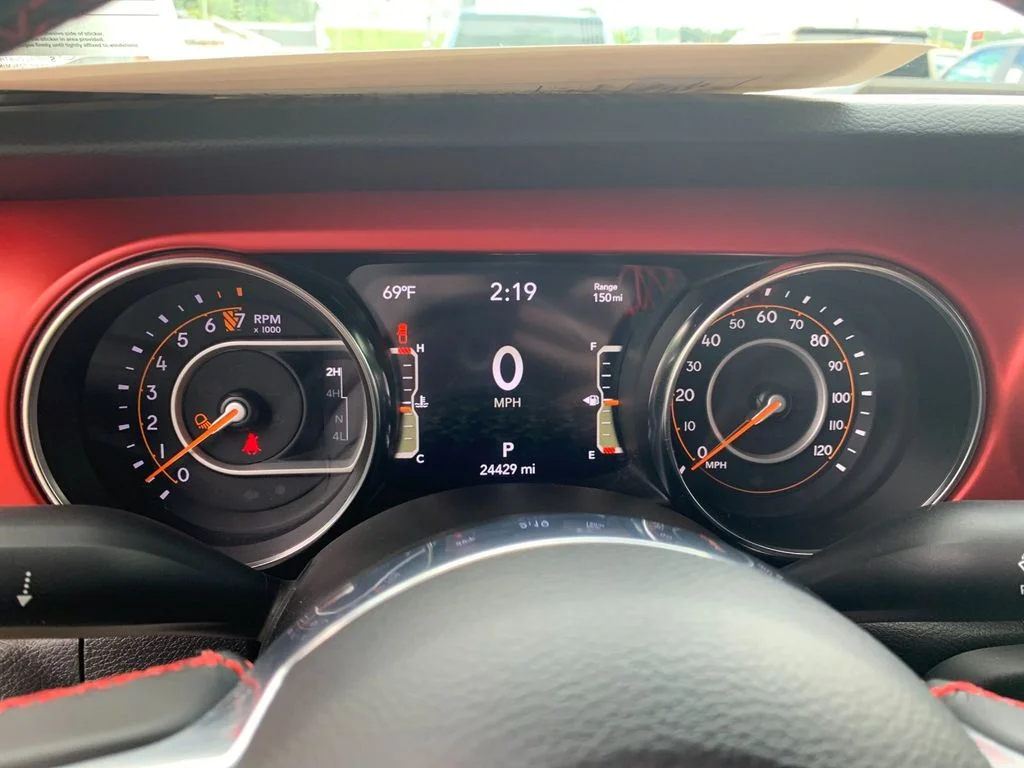 Used 2023  Jeep Rubicon image 29