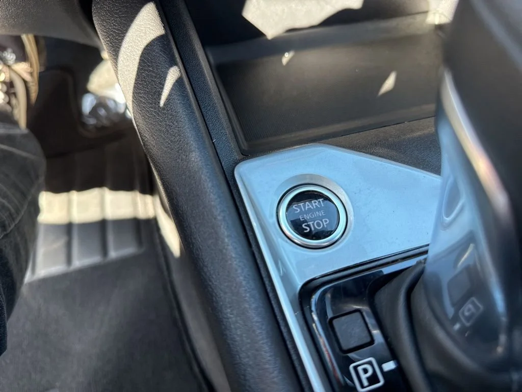 Used 2025 White Nissan SV image 22