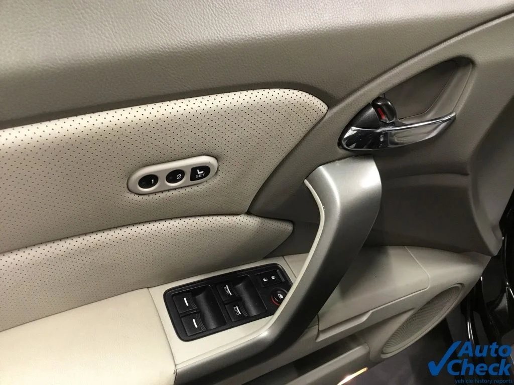 Used 2011 Black Acura Base image 19