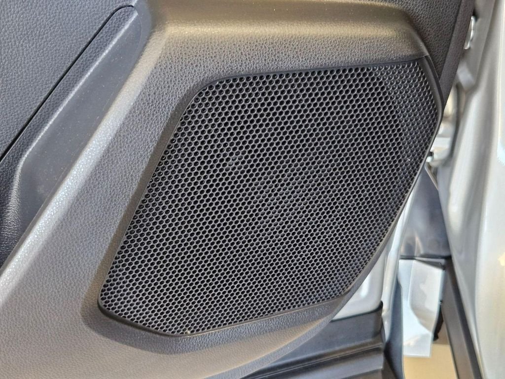 2022 Toyota Highlander XLE - Photo 12