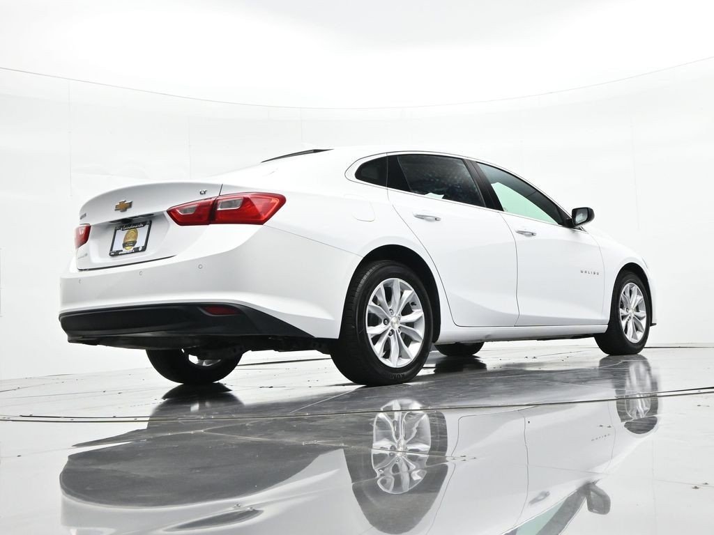 Used 2024 Summit White Chevrolet LT 1LT image 20