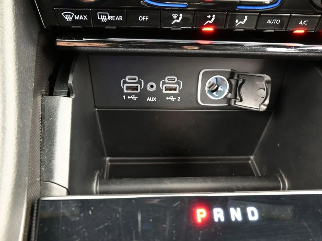 Used 2024 White Jeep Limited image 28