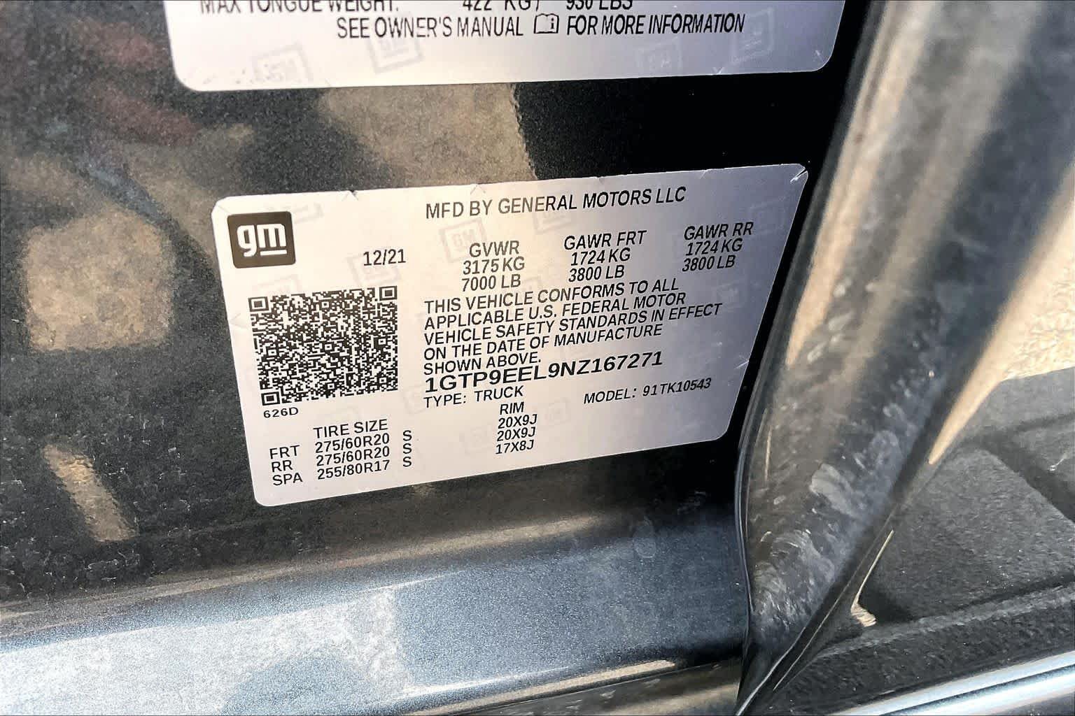 Used 2022 Dark Sky Metallic GMC AT4 image 32
