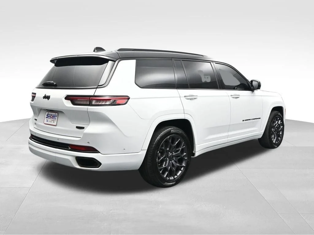 Used 2023 White Jeep Summit image 5
