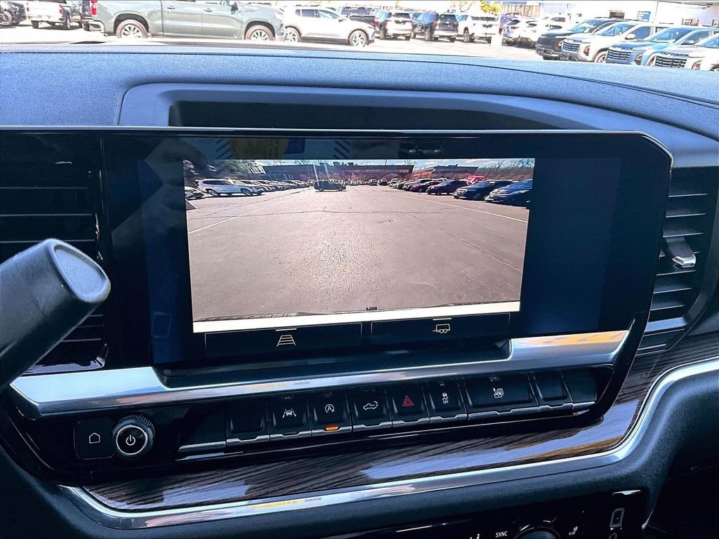 Used 2023 White Chevrolet LT image 18