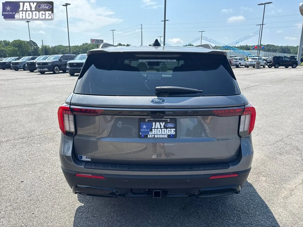 New 2026 Carbonized Gray Metallic Ford ST-Line image 6