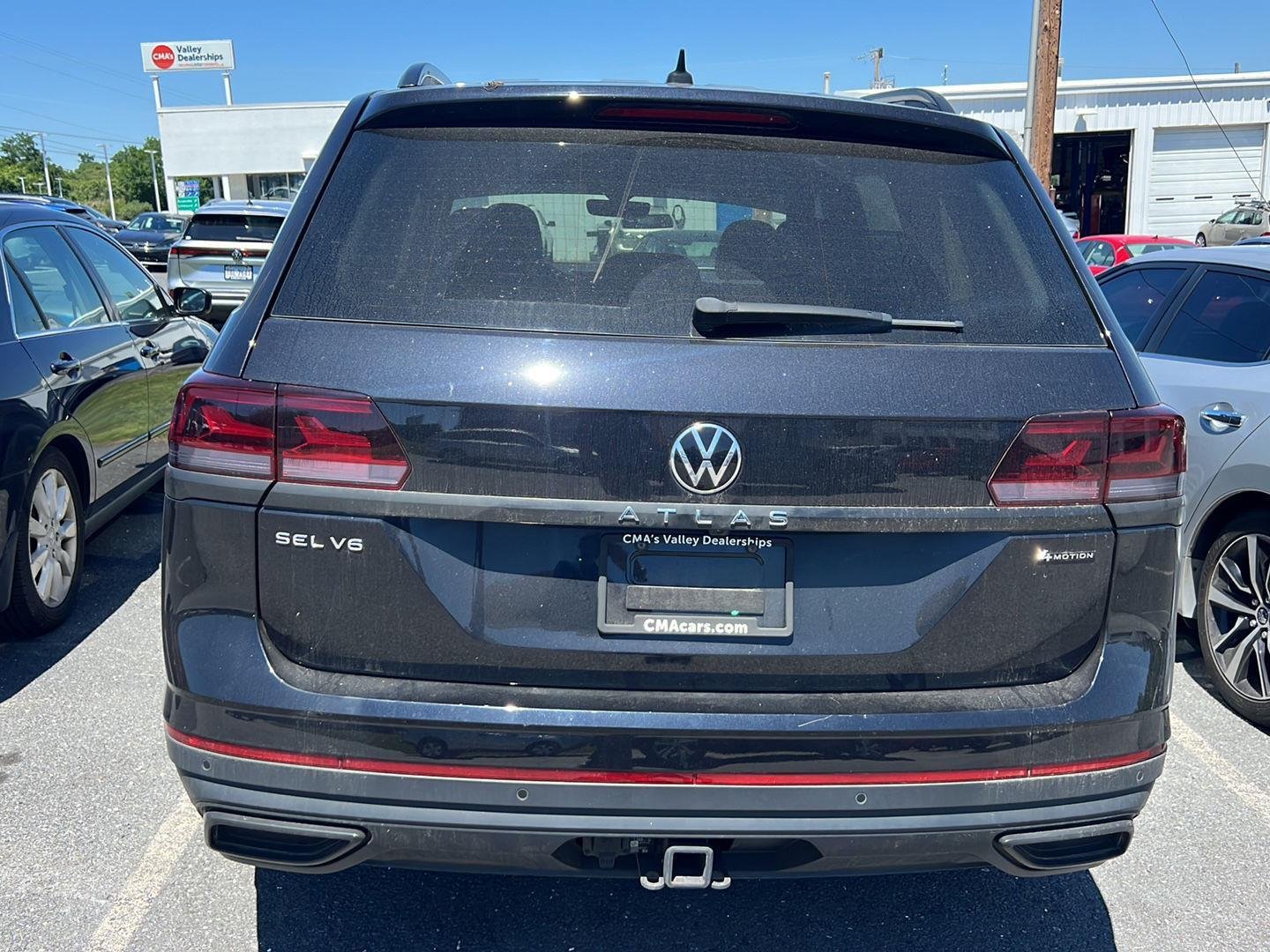 Used 2023 Deep Black Pearl Volkswagen 3.6L V6 SEL image 7