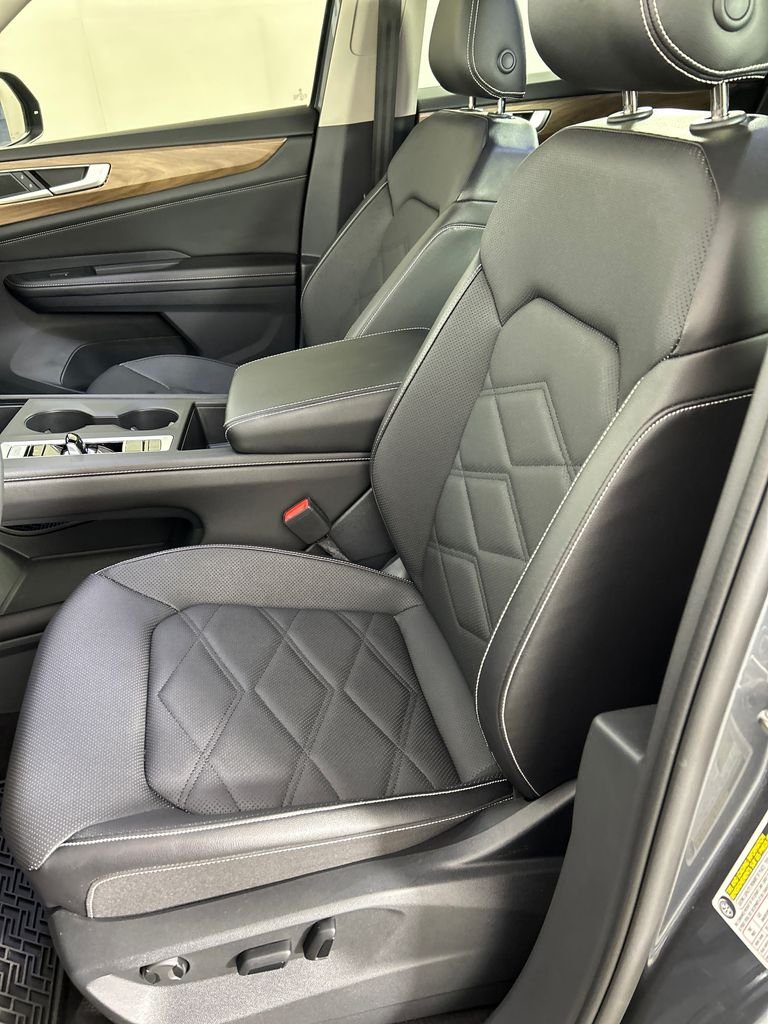 Used 2024 Gray Volkswagen 2.0T SE image 11