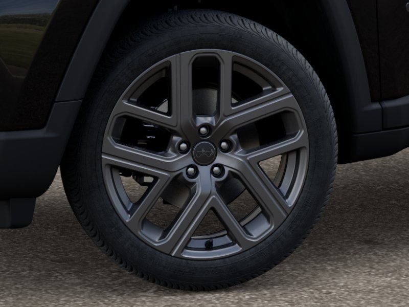 New 2026 Diamond Black Crystal Pearl-Coat Exterior Paint Jeep Limited image 8