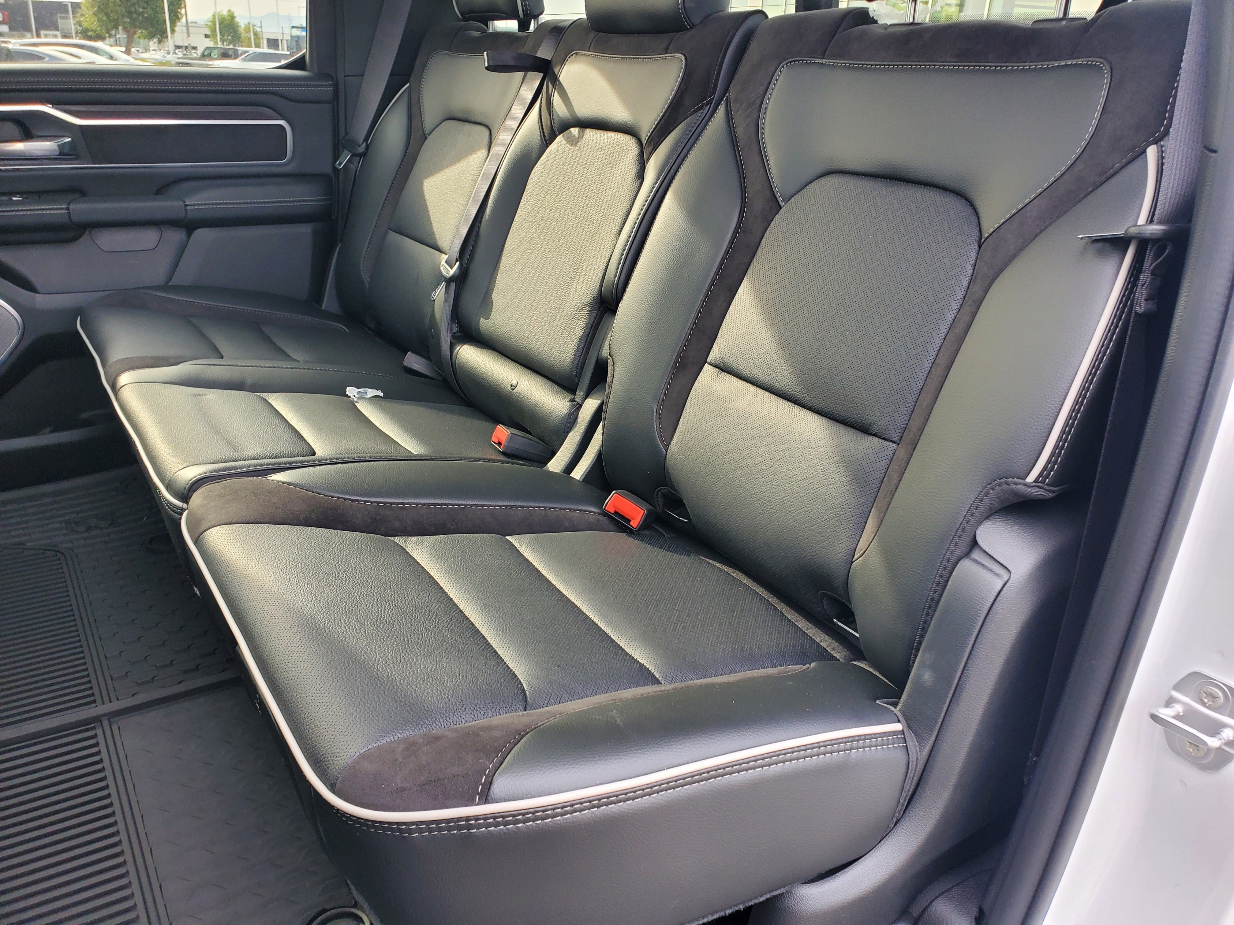 2026 RAM 1500 Laramie - Photo 16