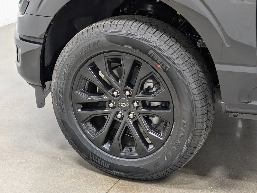 New 2026 Agate Black Metallic Ford XLT image 2