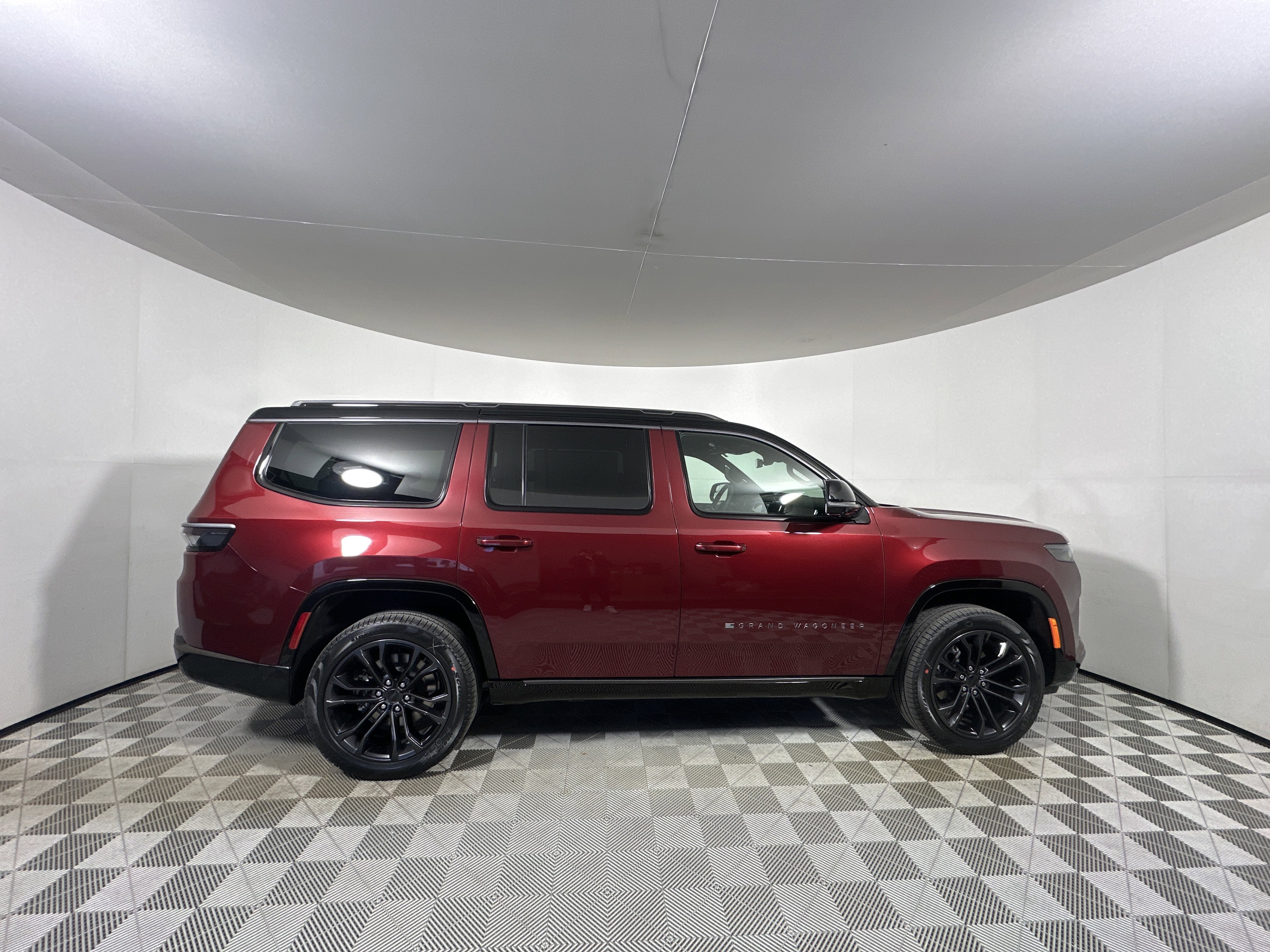 New 2026 Velvet Red Pearl-Coat Exterior Paint Jeep Summit Obsidian image 8