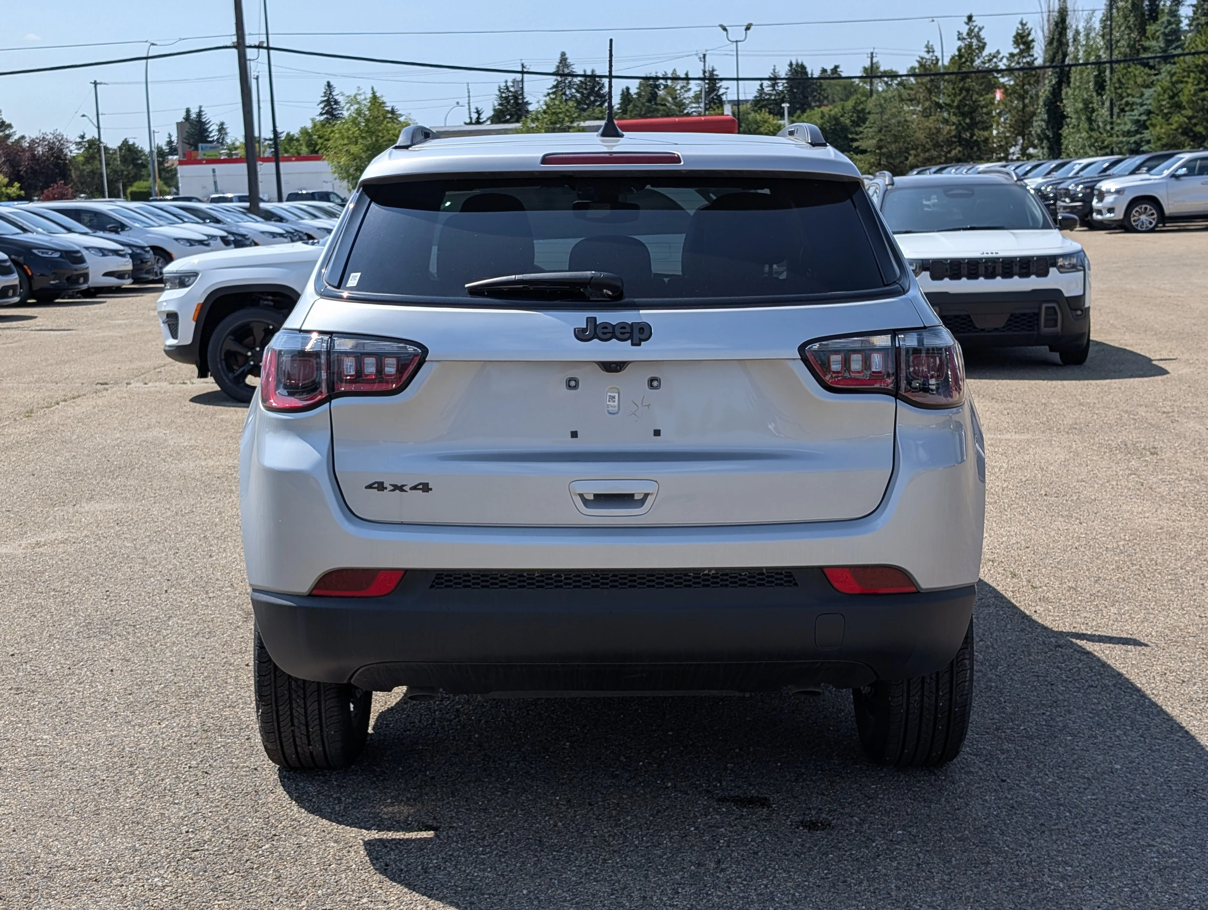 New 2026 Silver Zynith Metallic Jeep North image 5