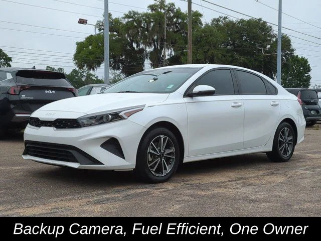 2023 Kia Forte LXS AT's photo