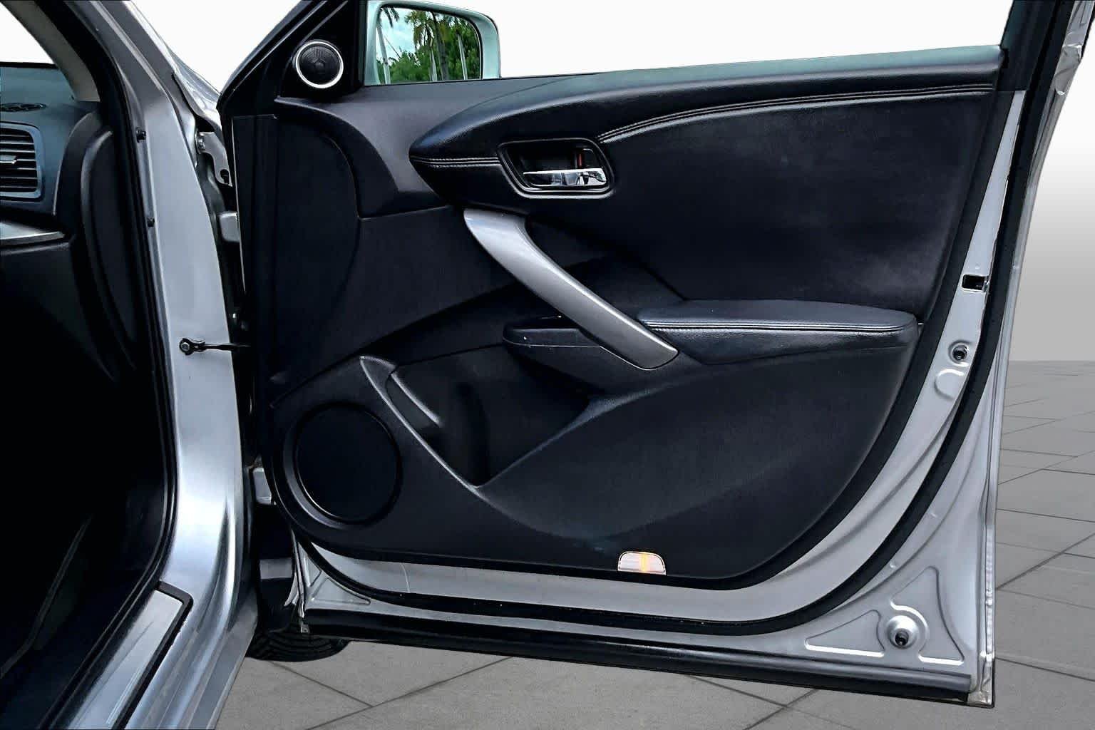 Used 2014 Forged Silver Metallic Acura  image 27