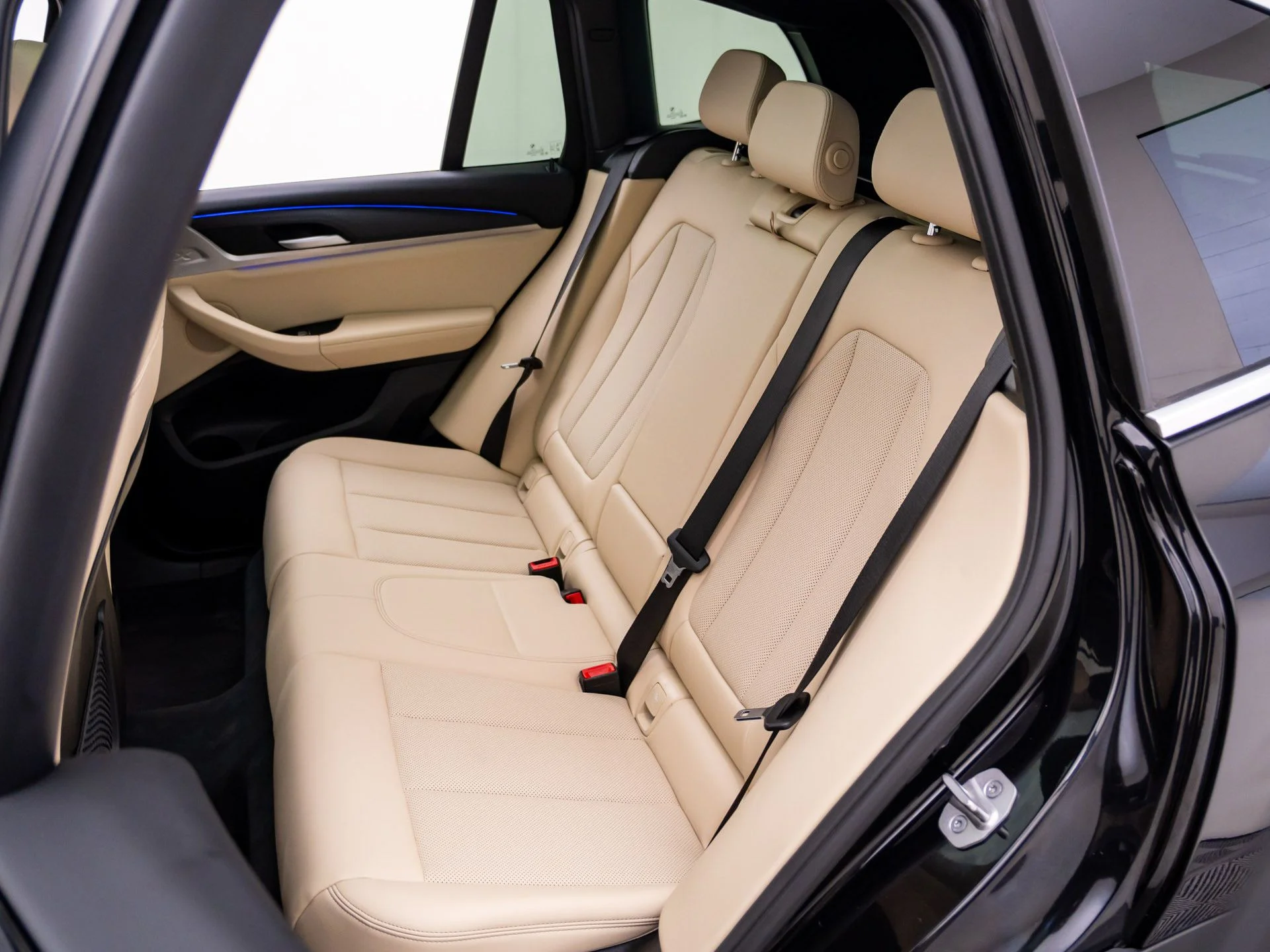 Used 2023 Black BMW xDrive30i image 16