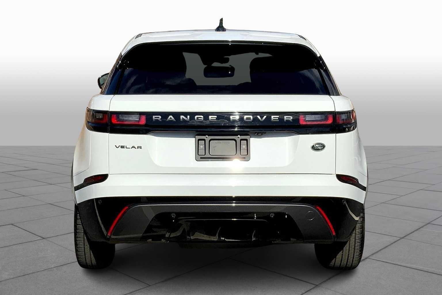 Used 2022 Fuji White Land Rover R-Dynamic S image 5