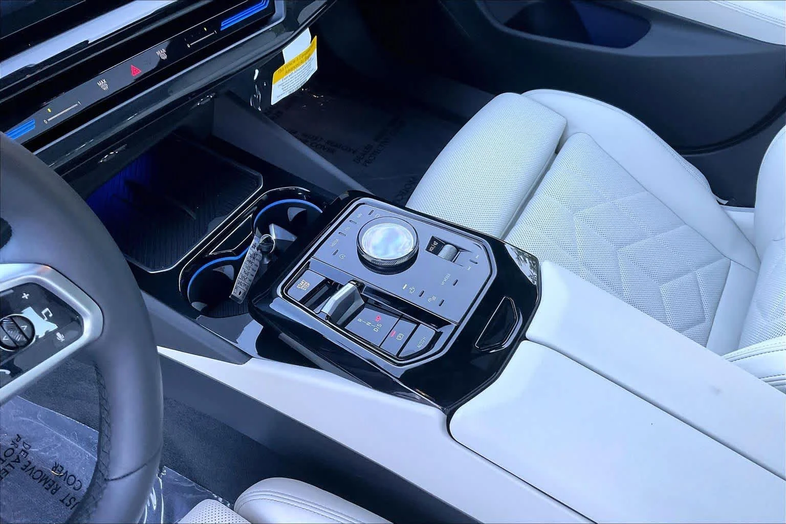 New 2026 Mineral White Metallic BMW 530i xDrive image 7