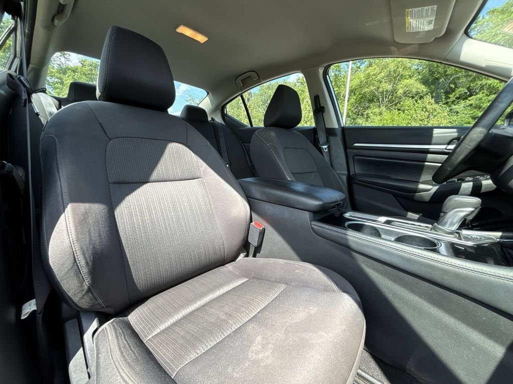 Used 2023 Silver Nissan 2.5 SV image 27