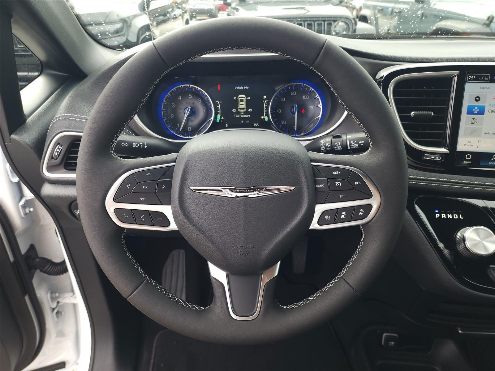 2026 Chrysler Pacifica Select - Photo 12