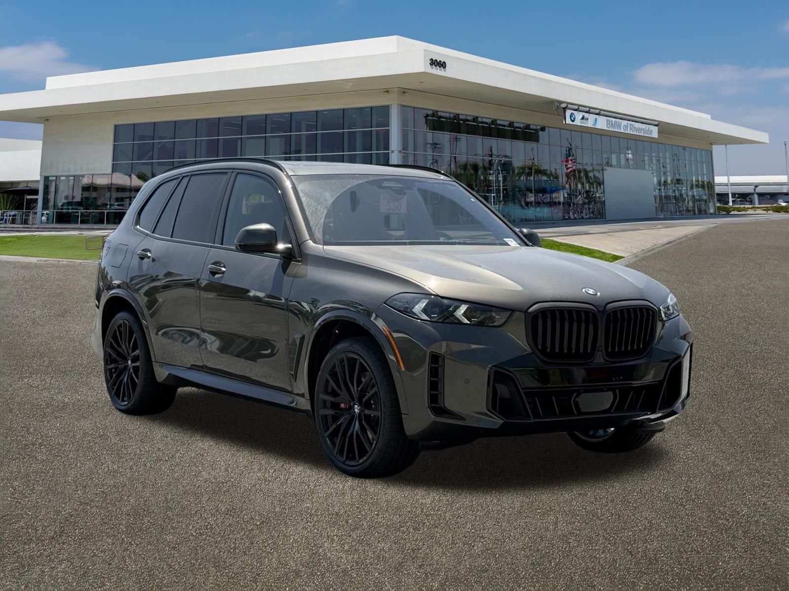 New 2026 Manhattan Green Metallic BMW sDrive40i image 2