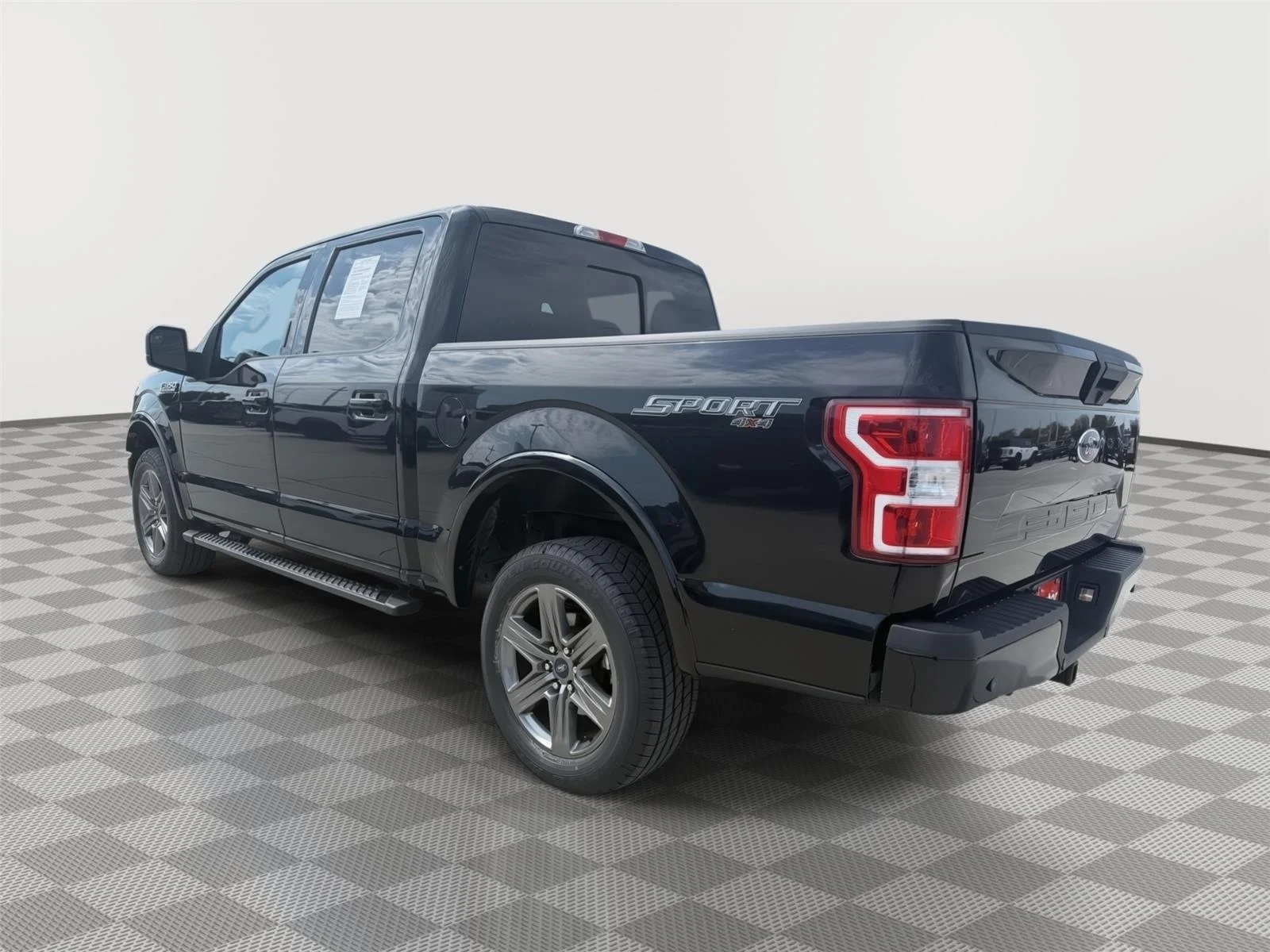 Used 2020 Agate Black Ford XLT image 3