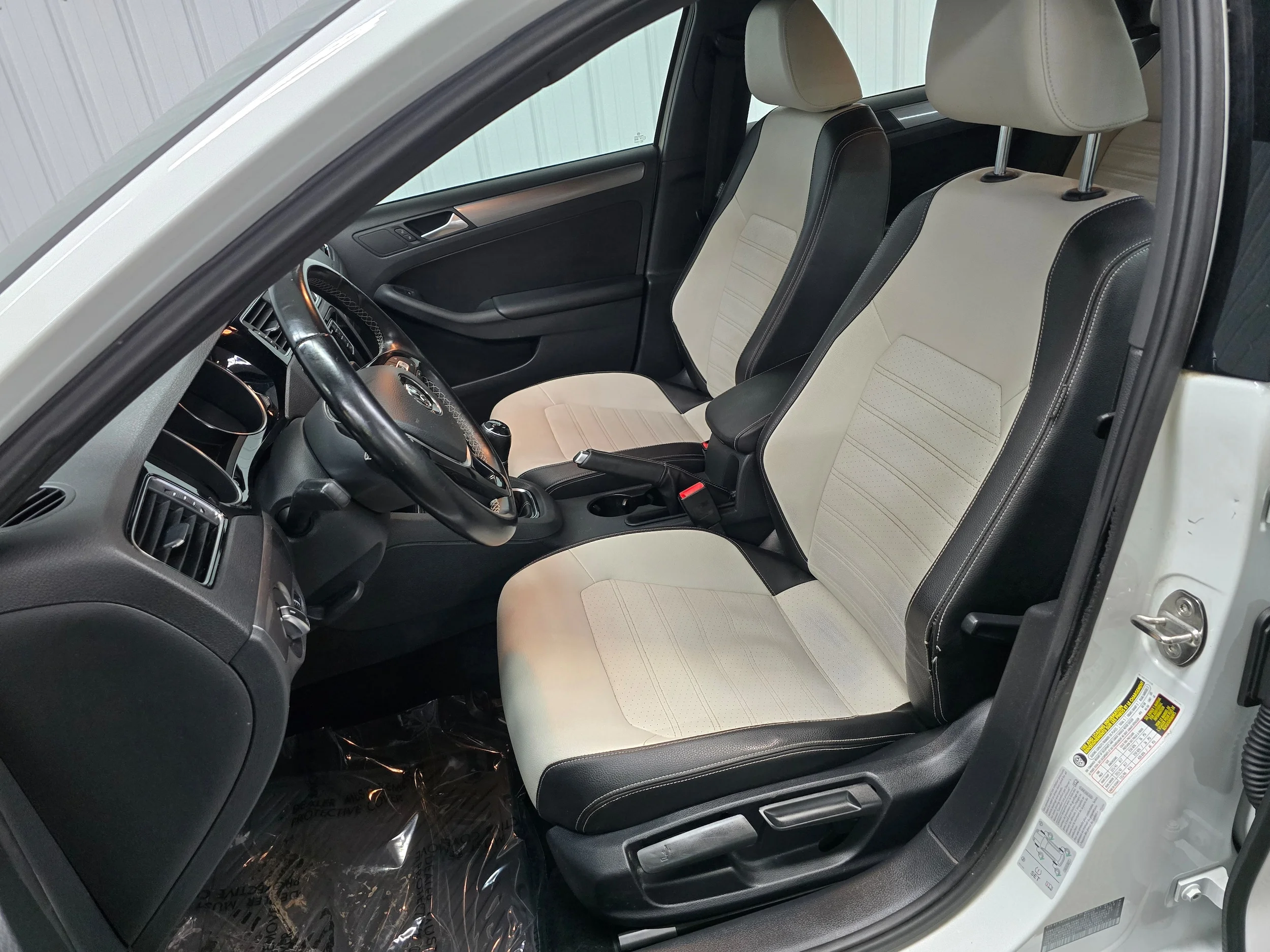 Used 2016 Pure White Volkswagen 1.8T Sport Manual image 16