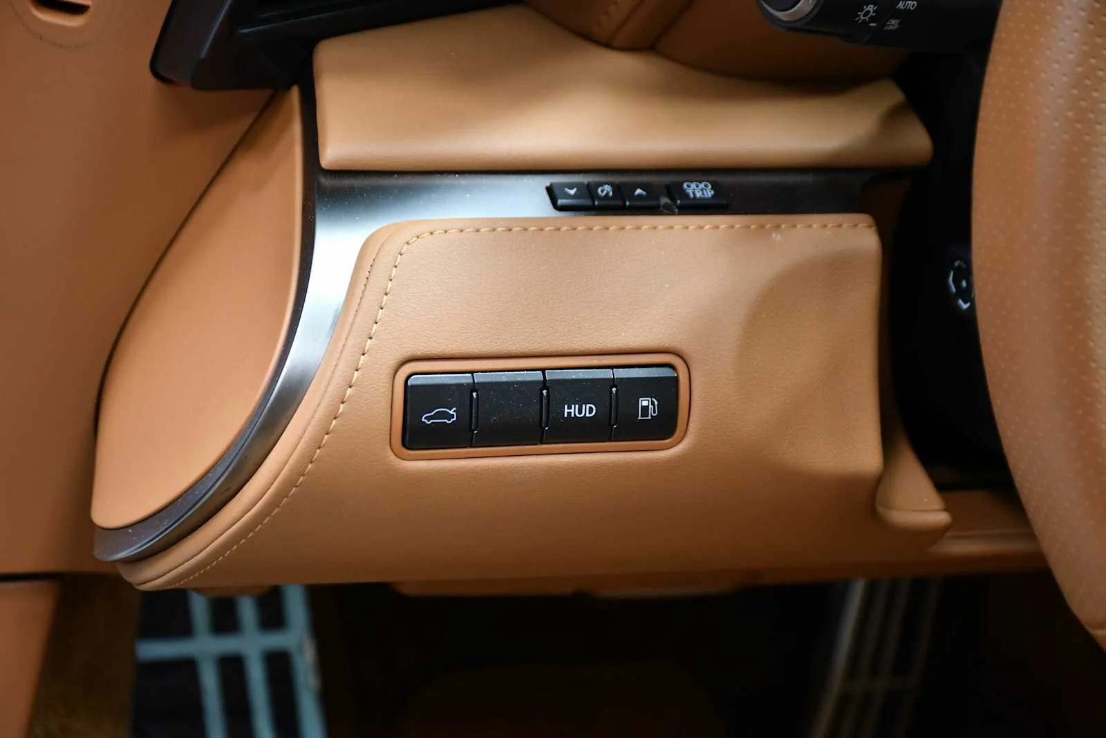 Certified Used 2024 ULTRA WHITE Lexus  image 16