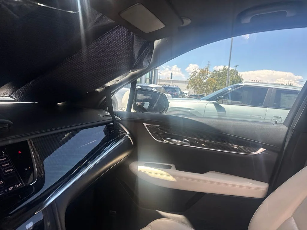 Used 2021 White Cadillac Sport image 12