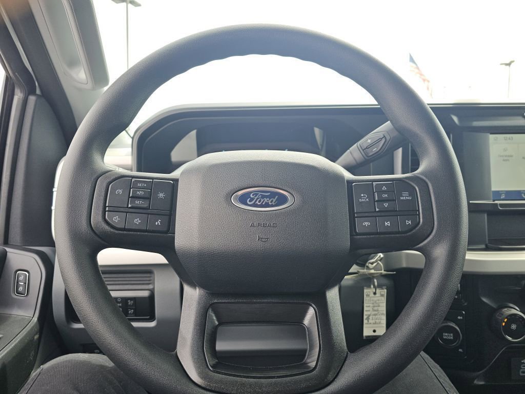 New 2026 Oxford White Ford XL image 29