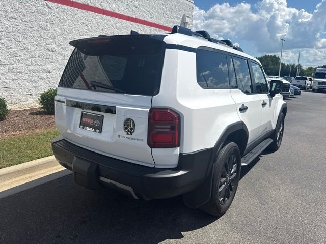 Used 2025 White Toyota Base image 7