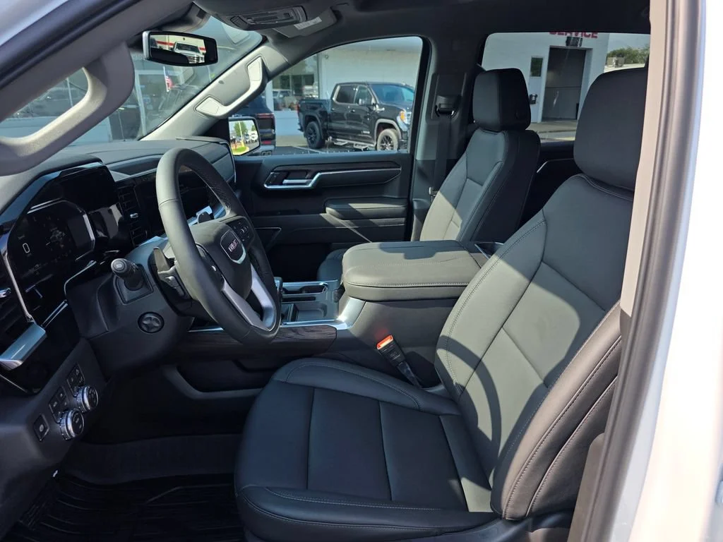 2026 GMC Sierra 1500 SLT - Photo 9