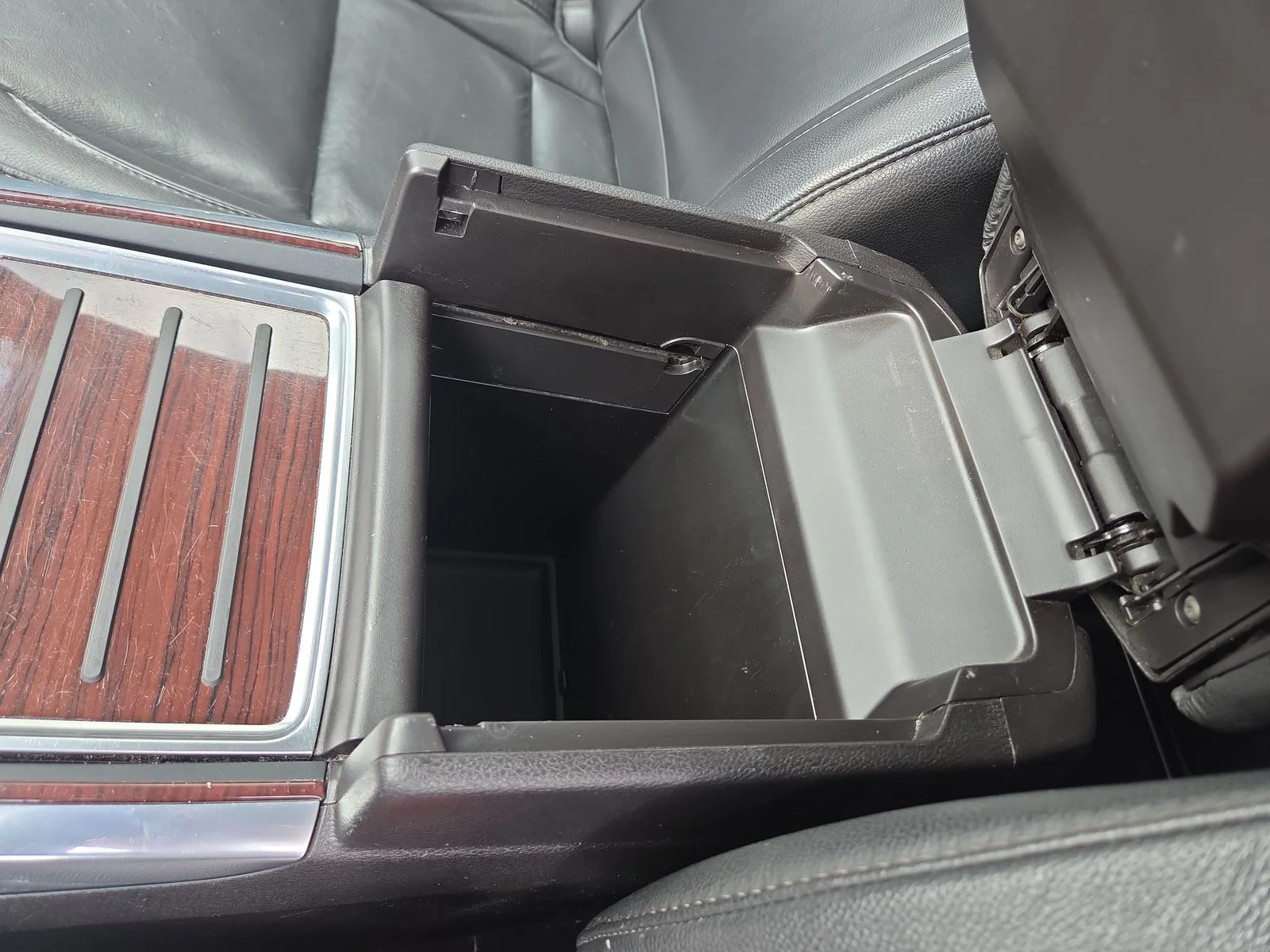 Used 2014 Graphite Luster Metallic Acura 3.5L Technology Package image 26