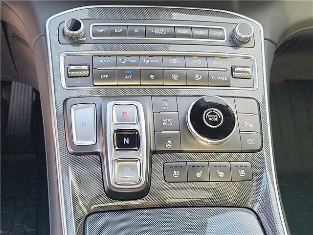 Used 2023 White Hyundai Limited (DCT) Front-Wheel Drive image 14
