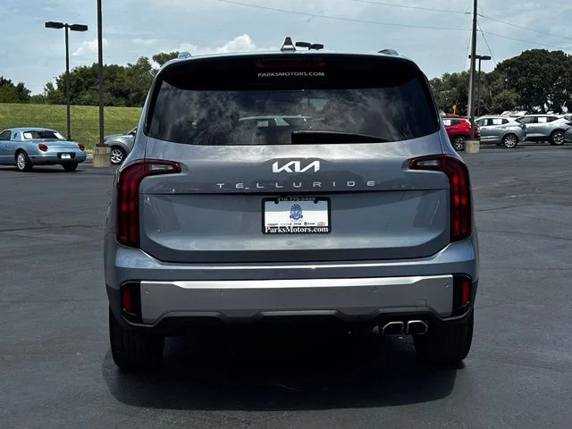 Used 2025 Silver Kia S image 5