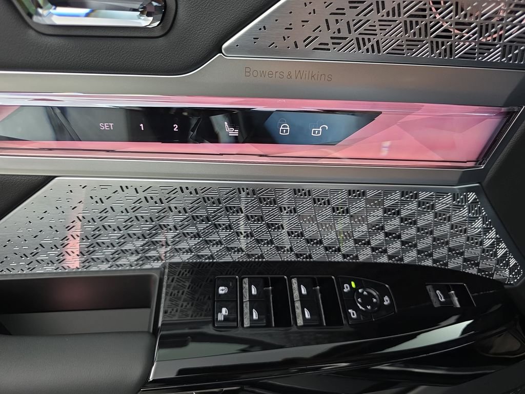 New 2026 Black Sapphire Metallic BMW 760i xDrive image 27