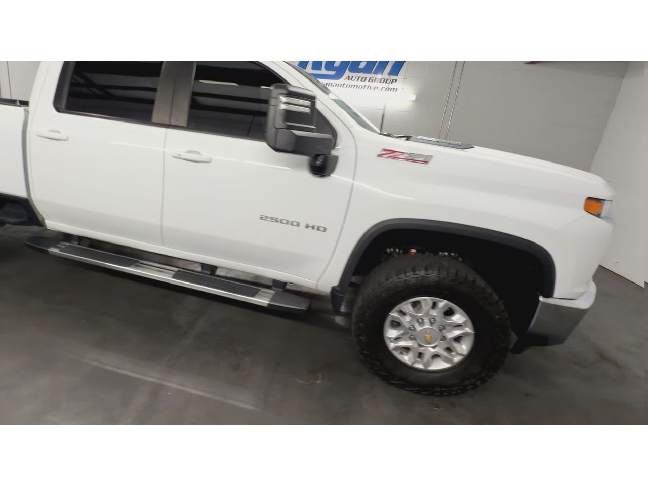 Used 2022 Summit White Chevrolet LT image 2