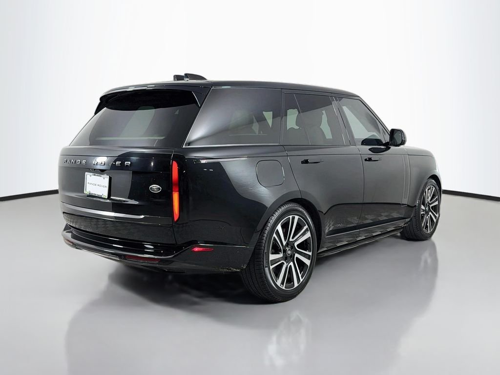 Certified Used 2023 Black Land Rover SE image 5