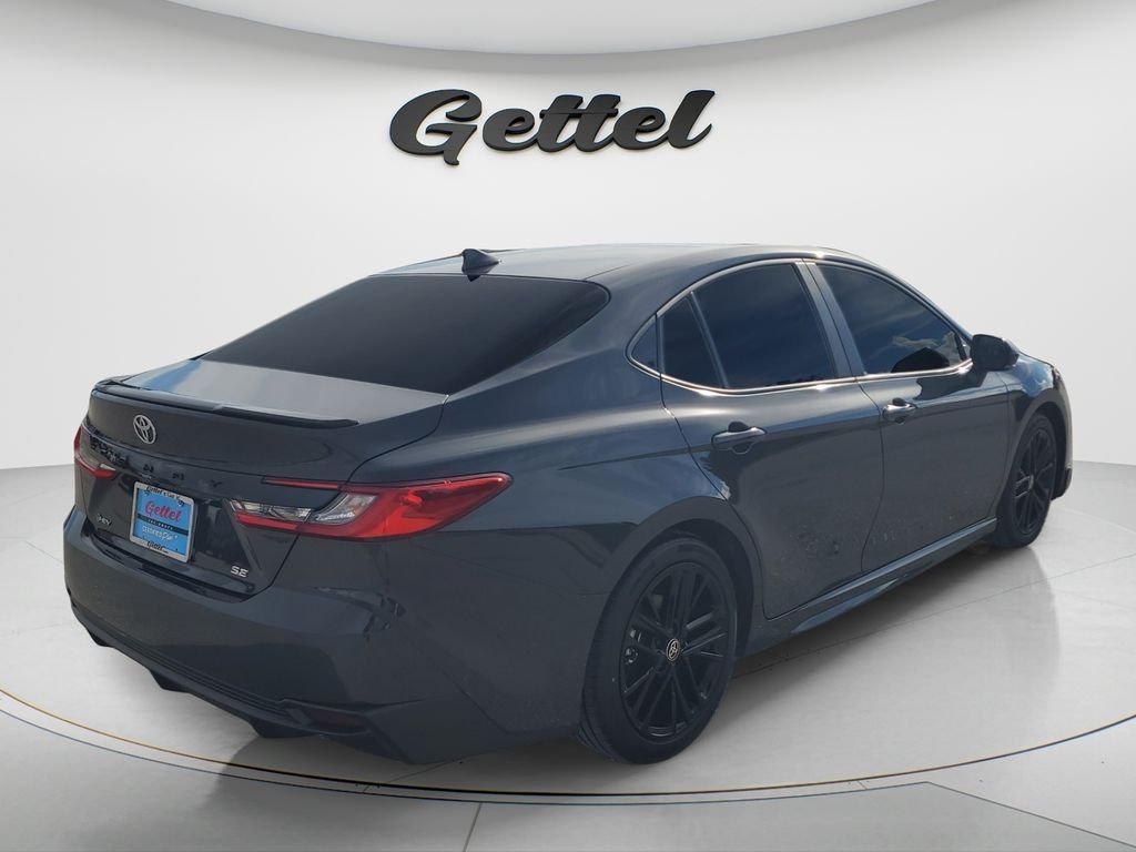 Used 2025  Toyota SE image 5