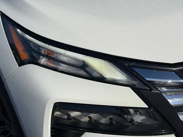 Used 2024 White Nissan S image 5