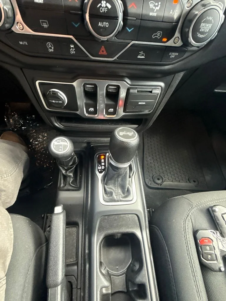 Used 2021 Gray Jeep Sport S image 17