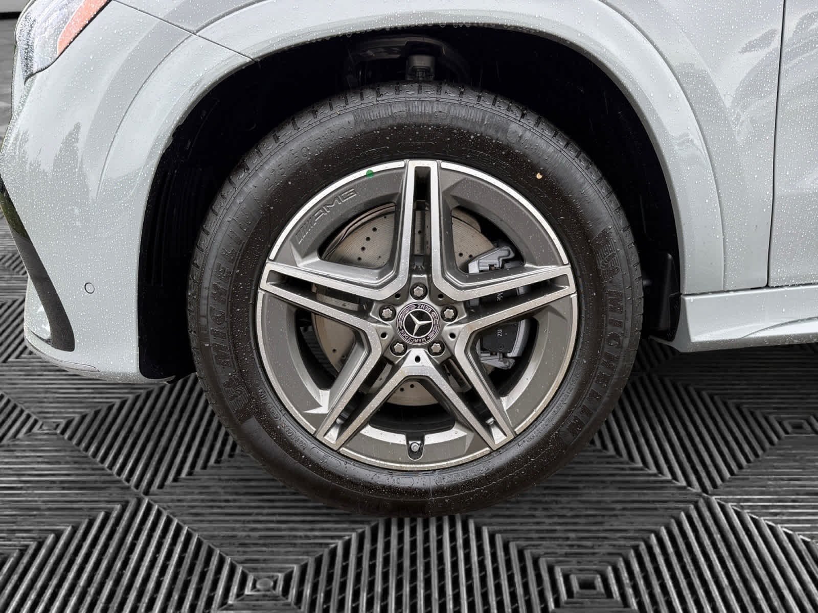 New 2026 MANUFAKTUR Alpine Grey Mercedes-Benz GLE 350 image 9