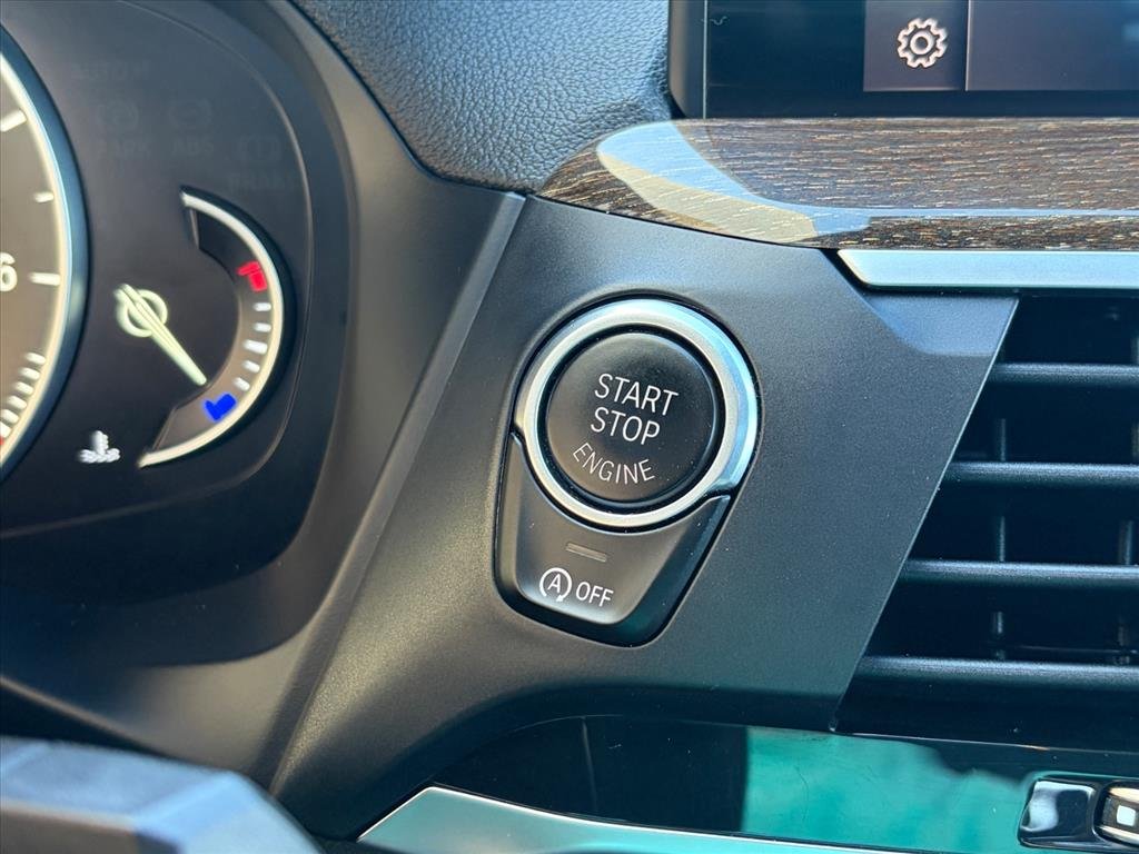 Used 2019 Dark Graphite Metallic BMW xDrive30i image 13