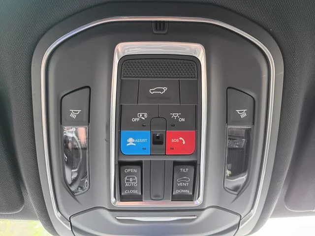 New 2026 Silver Zynith Exterior Paint Jeep Laredo X image 18