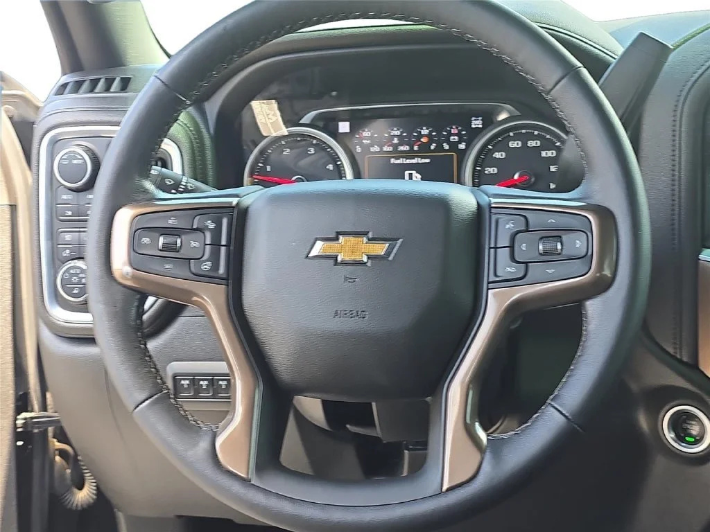 Used 2022 Black Chevrolet High Country image 18