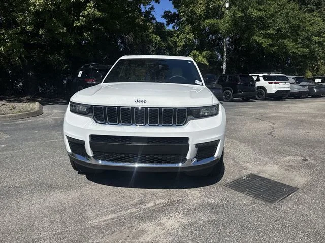 Used 2023 White Jeep Limited image 2