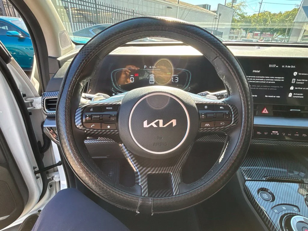 Used 2025 White Kia EX image 14