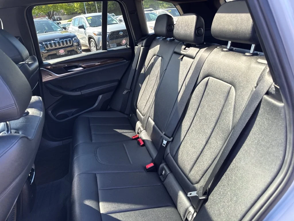 Used 2019 Silver BMW xDrive30i image 34