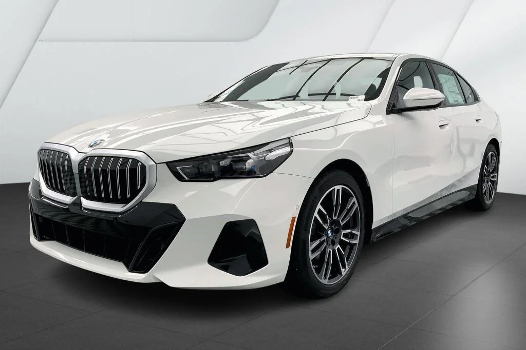 2026 BMW 5 Series 530i xDrive Sedan's photo